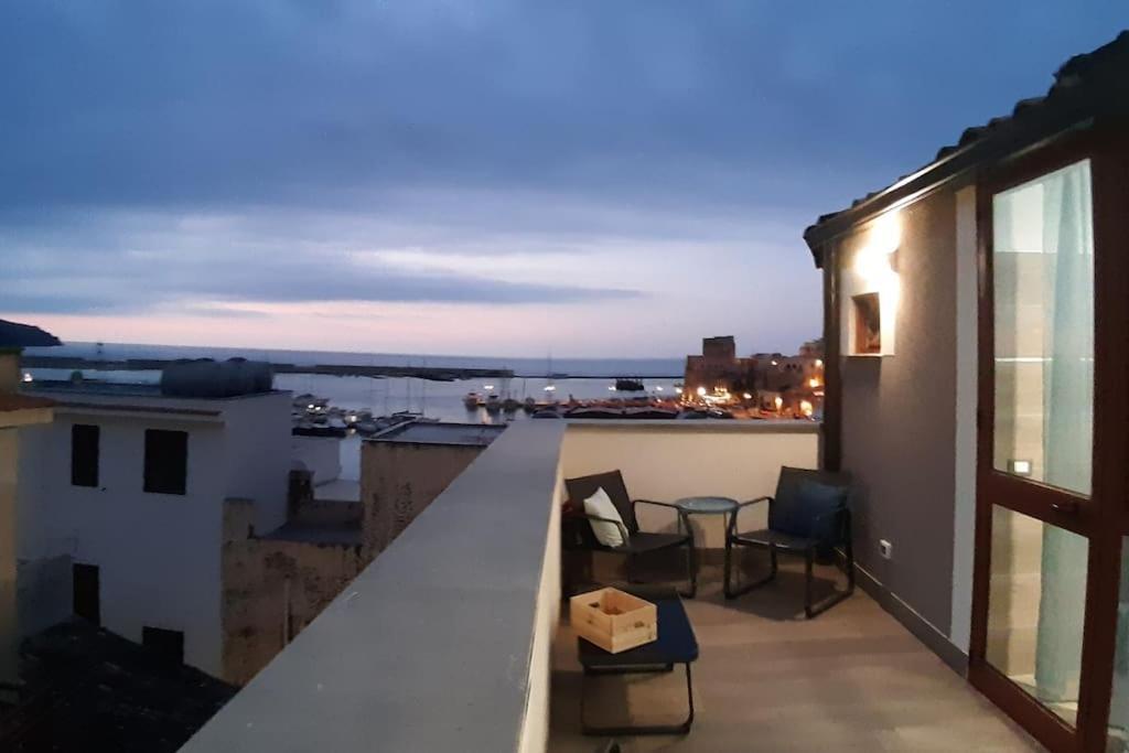 A 2 Passi Dal Castello ,Appartamento Con Veranda Кастелламмаре-дель-Голфо Экстерьер фото