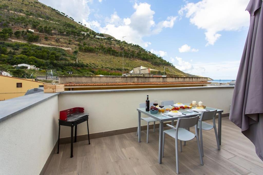 A 2 Passi Dal Castello ,Appartamento Con Veranda Кастелламмаре-дель-Голфо Экстерьер фото